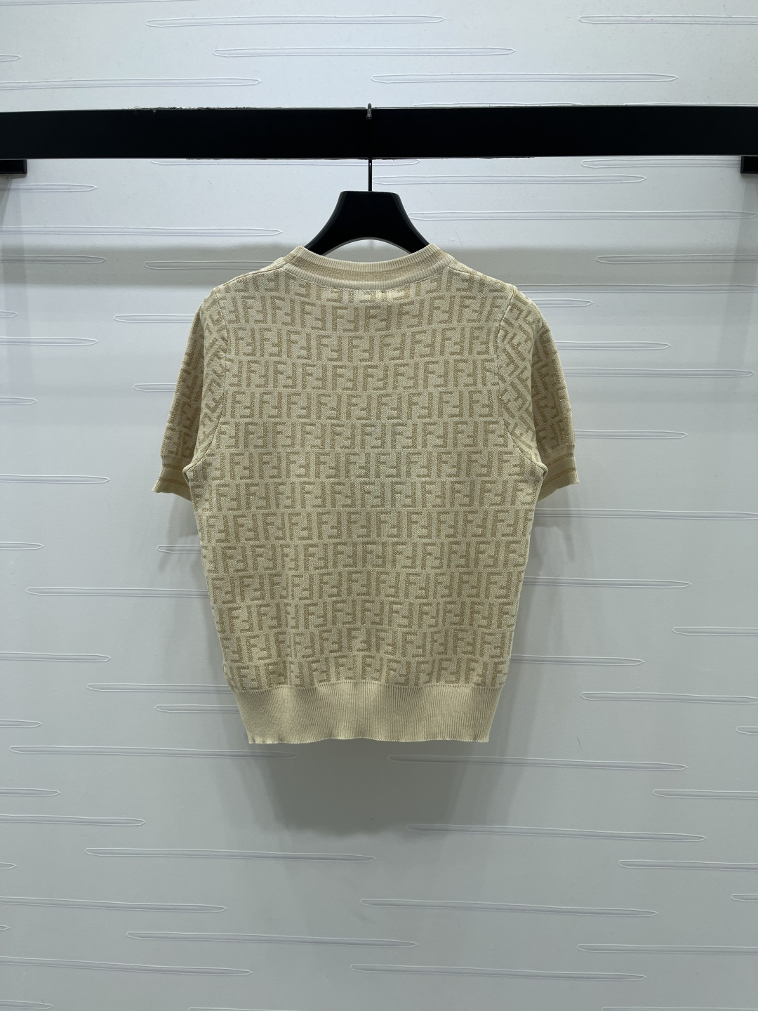 Women's short sleeves